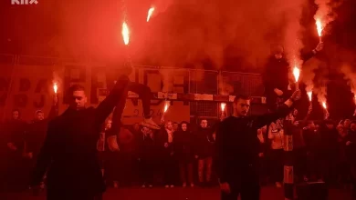 Detalj sa sinoćnjeg odavanja počasti ubijenom Farisu Pendeku u Sarajevu (Foto: I. Š./Klix.ba)